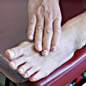 Our podiatrist discussing plantar fasciitis to a Carson, CA client.